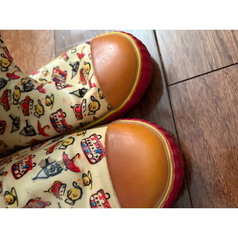 Kickers Womens‎ Boots Cartoon Print Red Trim Rubber Sole Fashion 37/ US 6.5